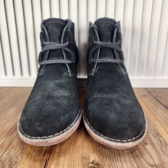 Clarks Artisan Carleta Lyon Womens Sz 10M Black Suede Heeled Ankle Booties Boots - Picture 2 of 12